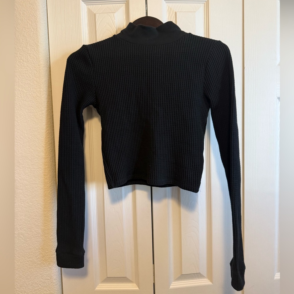 Aerie black waffle turtleneckck (cropped)